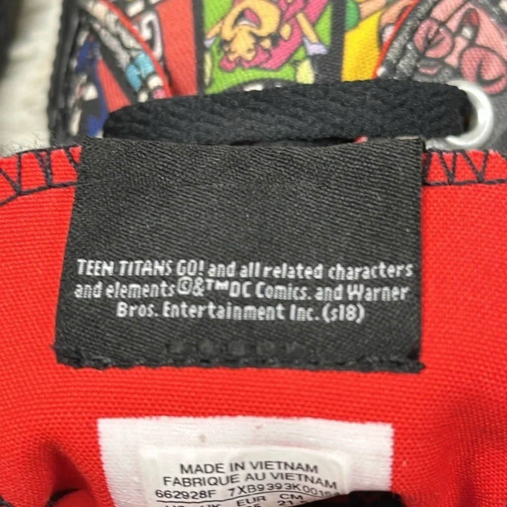 Converse Teen Titans Go kids sneakers size 3 low top shoes, EUC